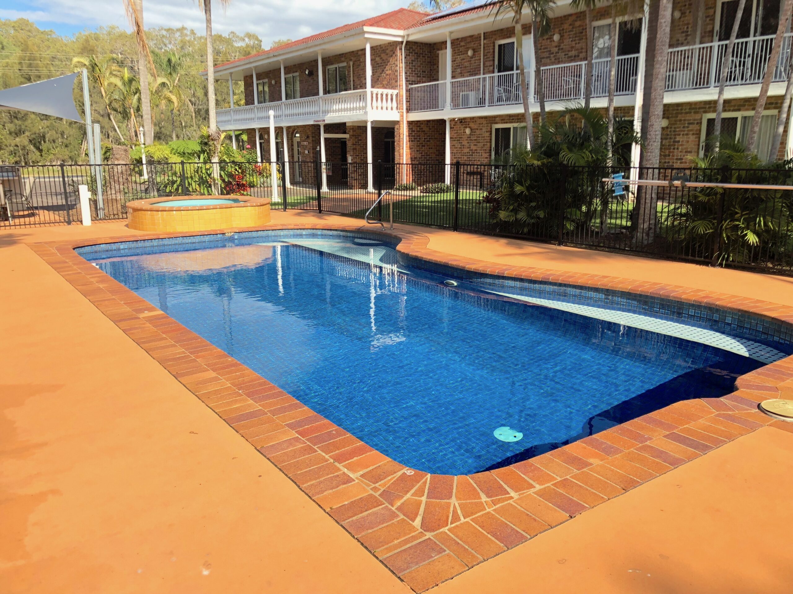 Yamba Aston Motel pool and spa